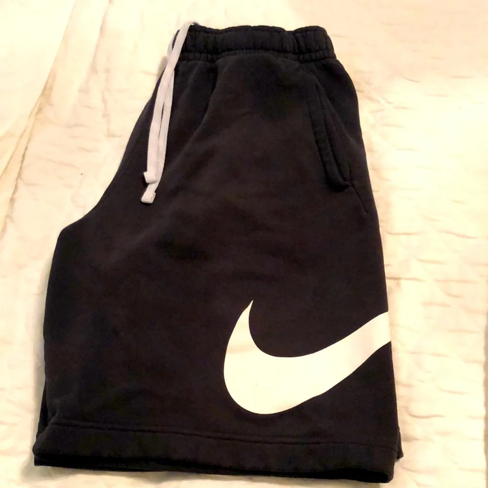 Nike - Picture 1 of 4